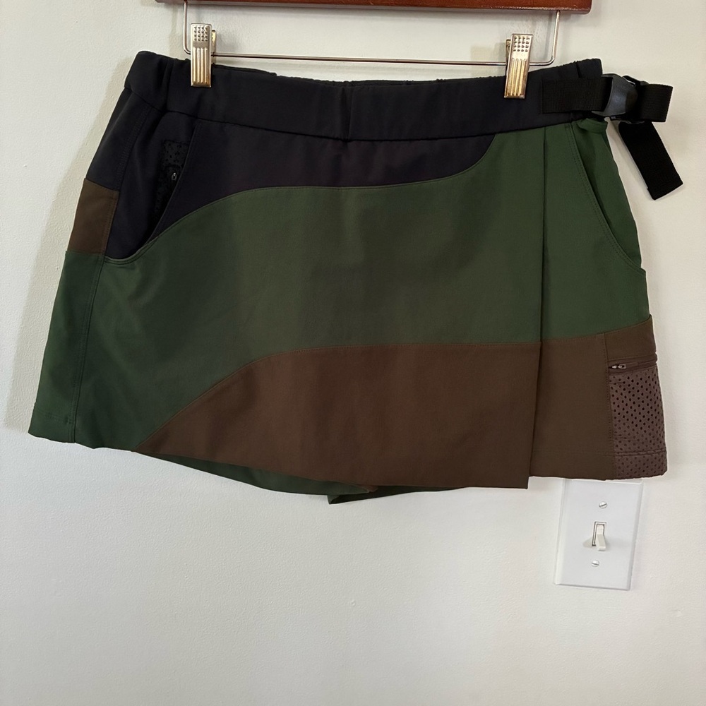 Outdoor Voices Rectrek 3" Skort Black/Hunter/Espresso - Picture 11 of 15